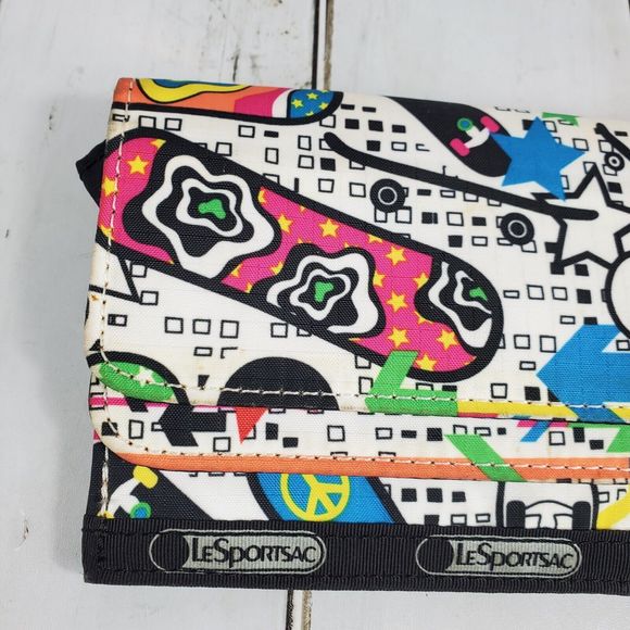 LeSportSac White Skateboard Long Flap Wallet Slim Multi Compartment Colorful GUC - Picture 4 of 16